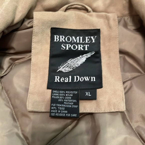 LIKE NEW BROMLEY SPORT DOWN JACKET XL - Picture 2 of 8